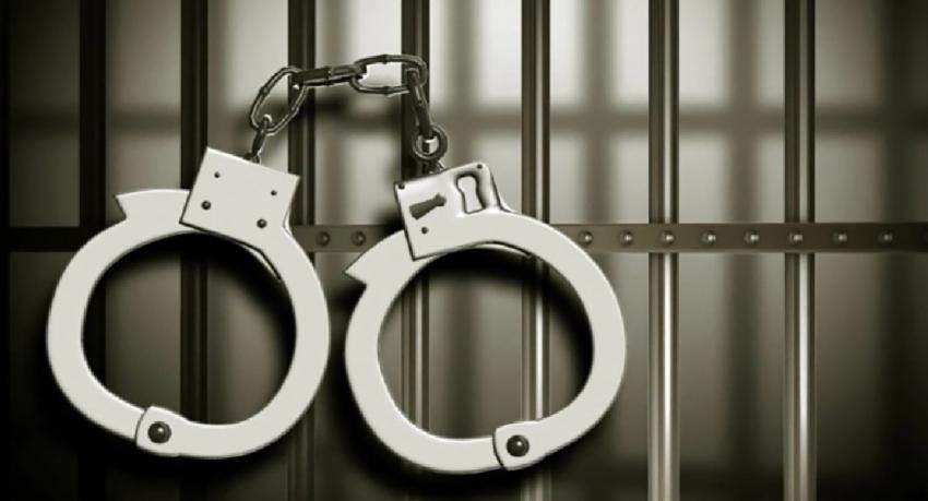 Six arrested for attempting to flee illegally